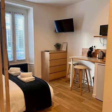 Le Quarante Cinq -2 *