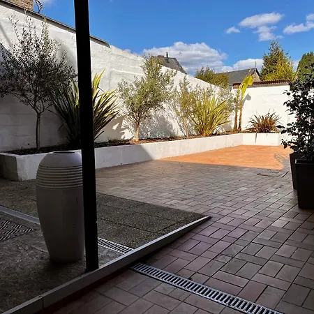 Le Quarante Cinq -2 *