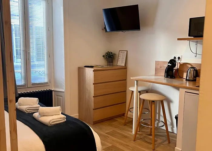 Le Quarante Cinq -2 *