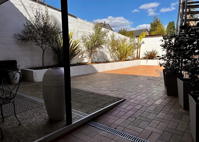 Le Quarante Cinq -2 *